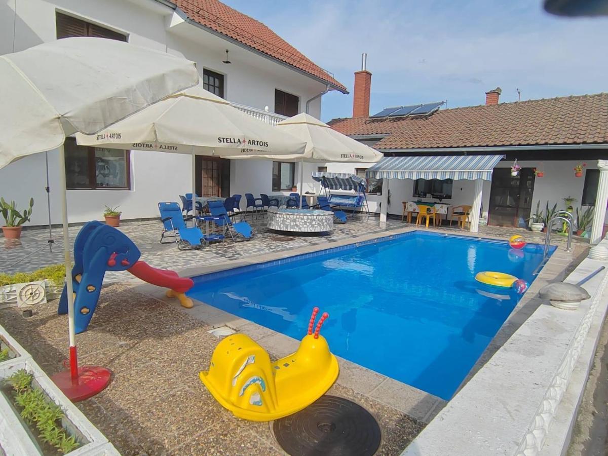 Jovana A Apartment Rogljevo